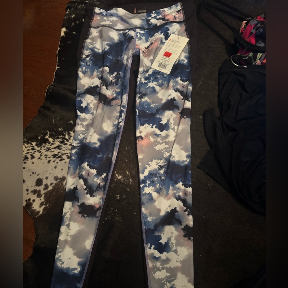 Lucy athletic pants mat and move legging new